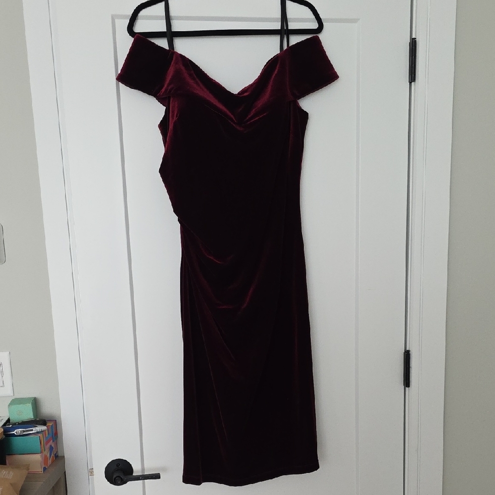 Aqua Off Shoulder Velvet Midi Dress in Burgundy